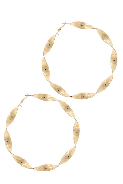 Oversize twisted hoop earring