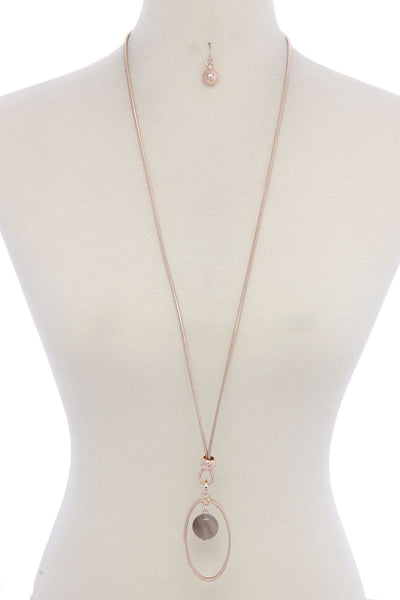 Oval shape bead pendant necklace