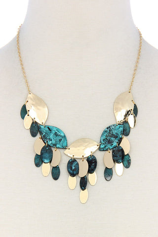 Multi leaf pattern chunky necklace