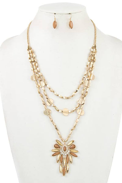 Triple layered beads pendant necklace set