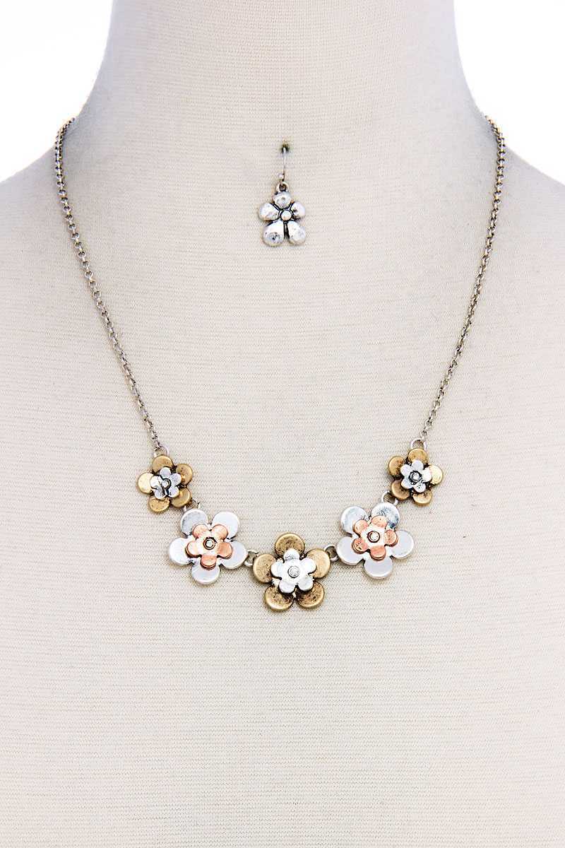 Chic Stylish Multi Flower Necklace And Earring Set