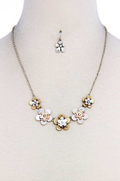Chic Stylish Multi Flower Necklace And Earring Set