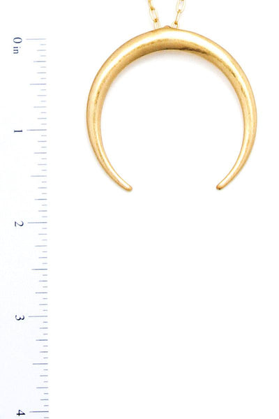 Fashion Chic Crescent Moon Pendant Necklace