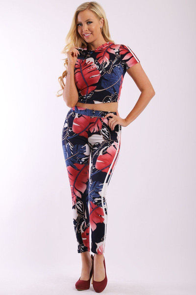 Leaf Print And Striped Side Contrast 2 Pieces Set Includes A Hooded Cropped Top With Short Sleeves And A High Waist Full Leggings
