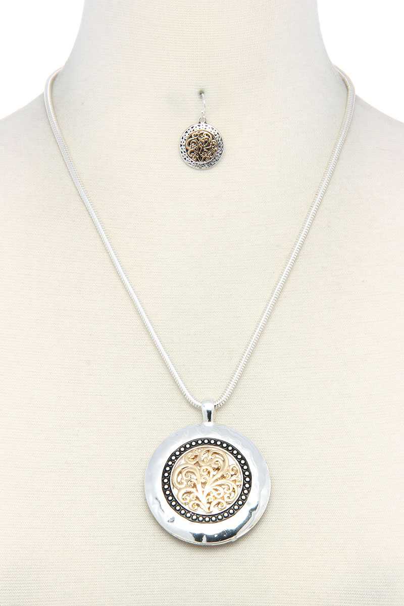 Filigree Round Metal Pendant Necklace