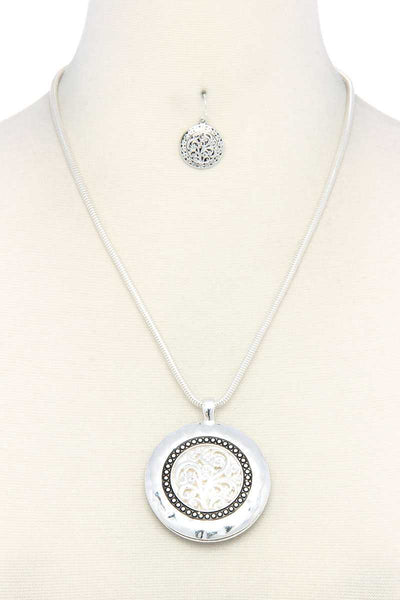 Filigree Round Metal Pendant Necklace
