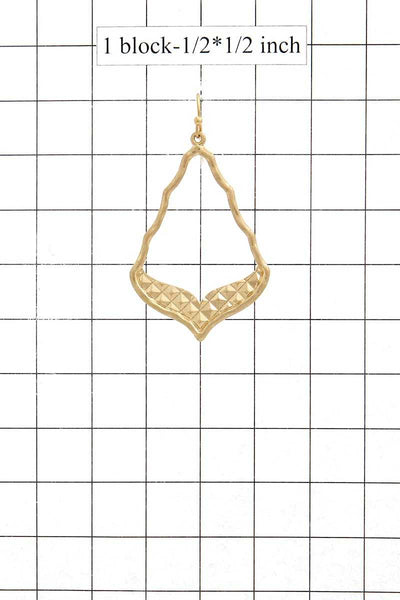 Cutout Moroccan Shaped Metal Drop Earring