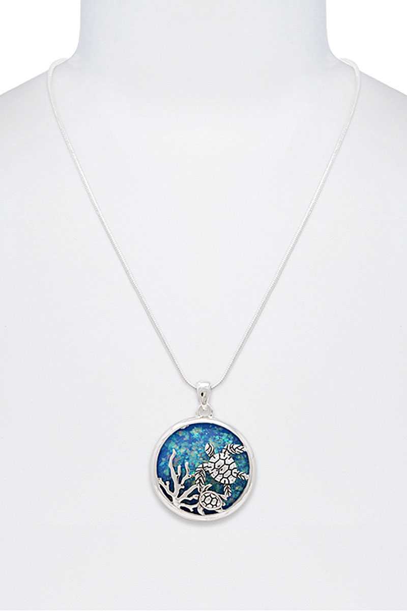Stylish Sea Turtle Circle Pendant Necklace