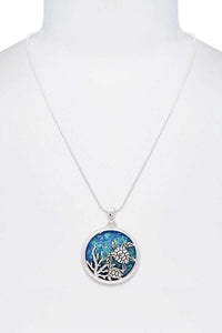 Stylish Sea Turtle Circle Pendant Necklace