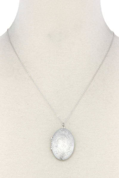 Oval Shape Locket Metal Necklace